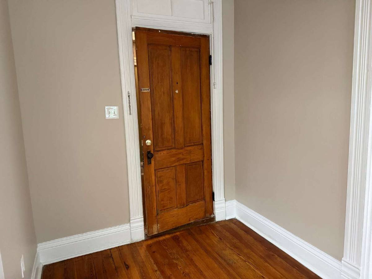 Apartment for rent at 812 W Maxwell St #3, Lexington, KY 40508