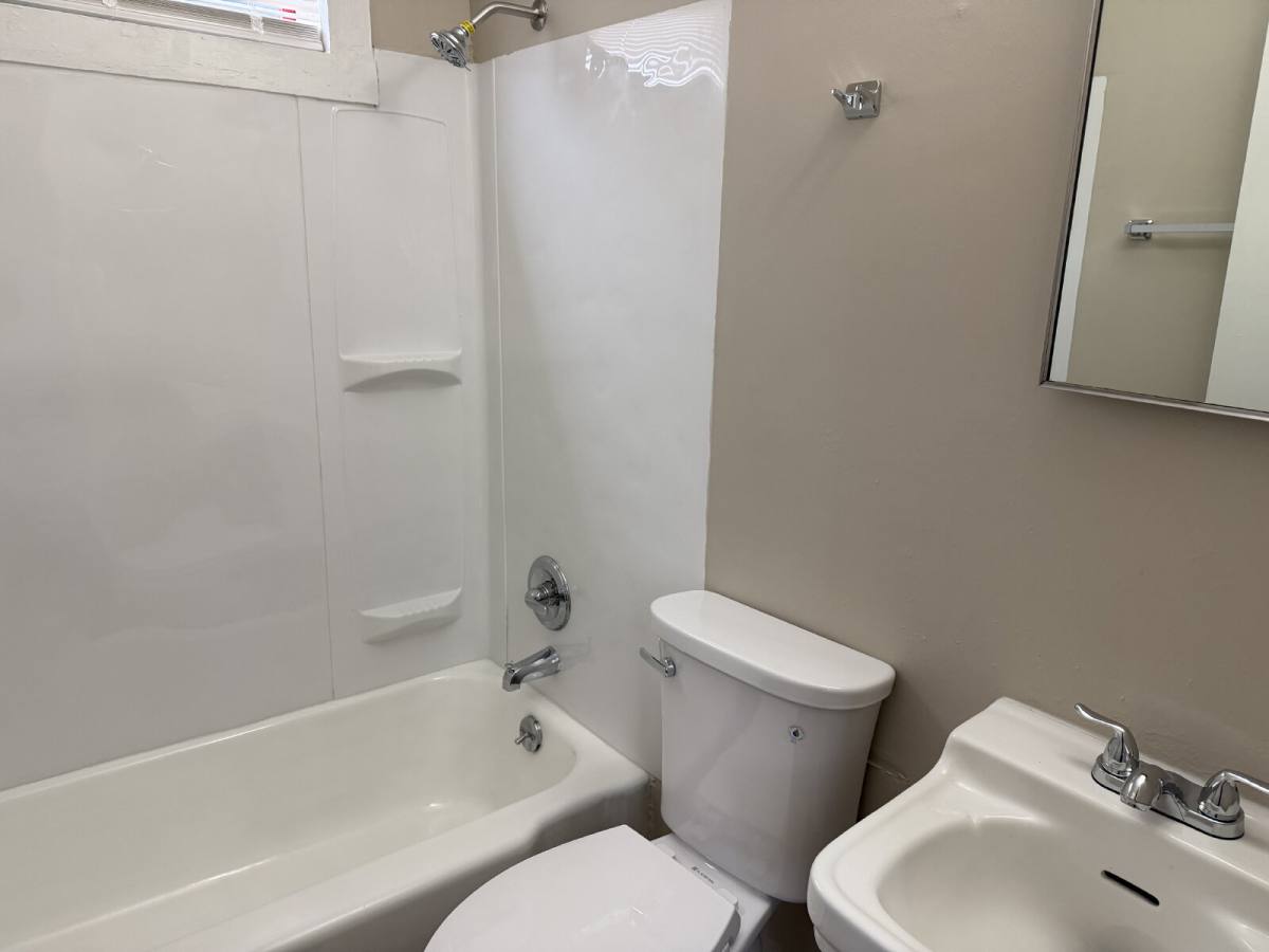 Apartment for rent at 812 W Maxwell St #3, Lexington, KY 40508