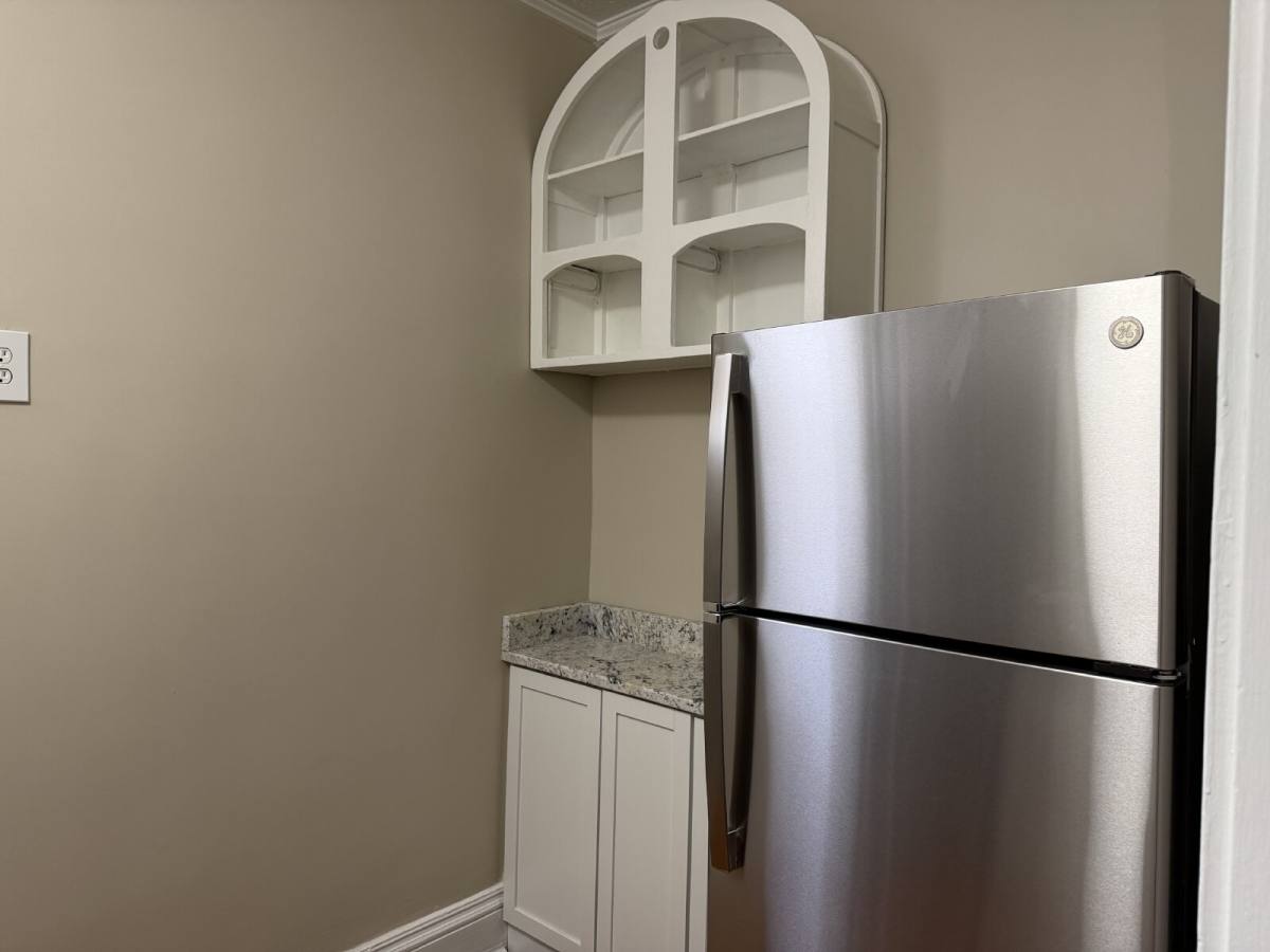 Apartment for rent at 812 W Maxwell St #3, Lexington, KY 40508