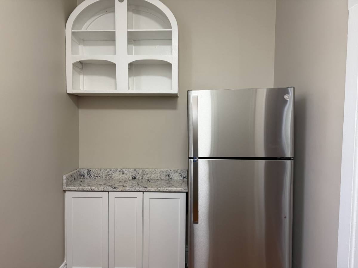 Apartment for rent at 812 W Maxwell St #3, Lexington, KY 40508