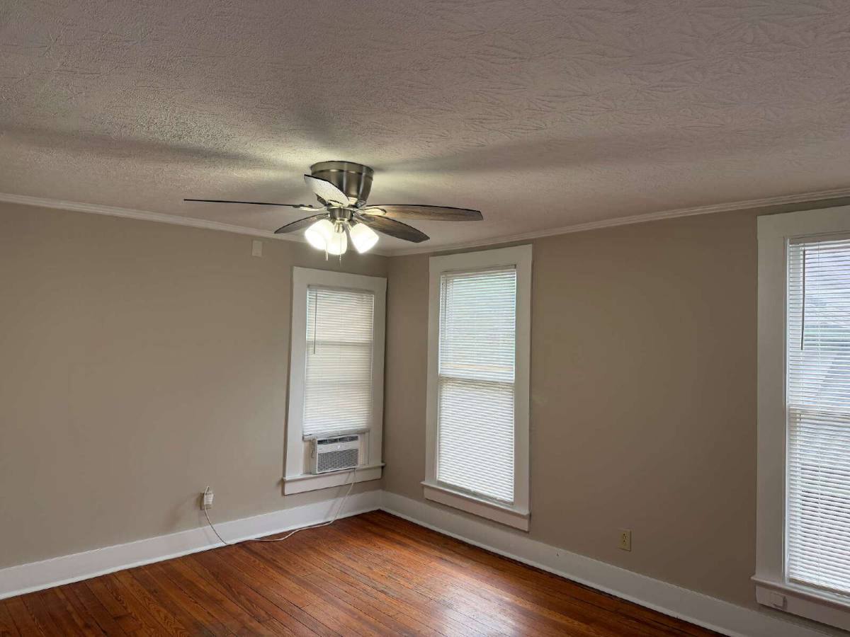Apartment for rent at 812 W Maxwell St #3, Lexington, KY 40508