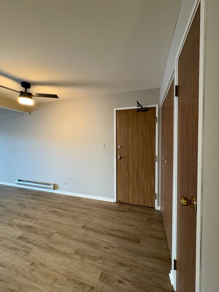 Condo for rent at 1348 N Geneva Dr #1B, Palatine, IL 60074