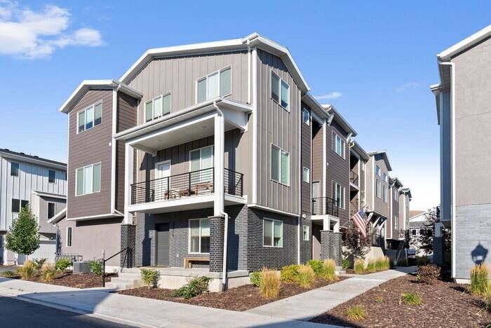 Townhouse for rent at 15073 Halter Way, Riverton, UT 84065