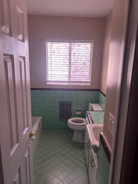 Apartment for rent at 1760 N El Cerrito Place #21, Los Angeles, CA 90028