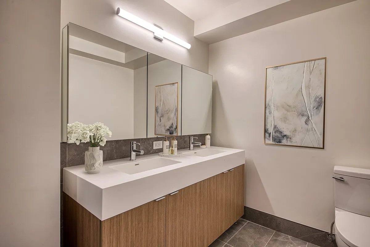 Apartment for rent at 301 E 94th St, New York, NY 10128