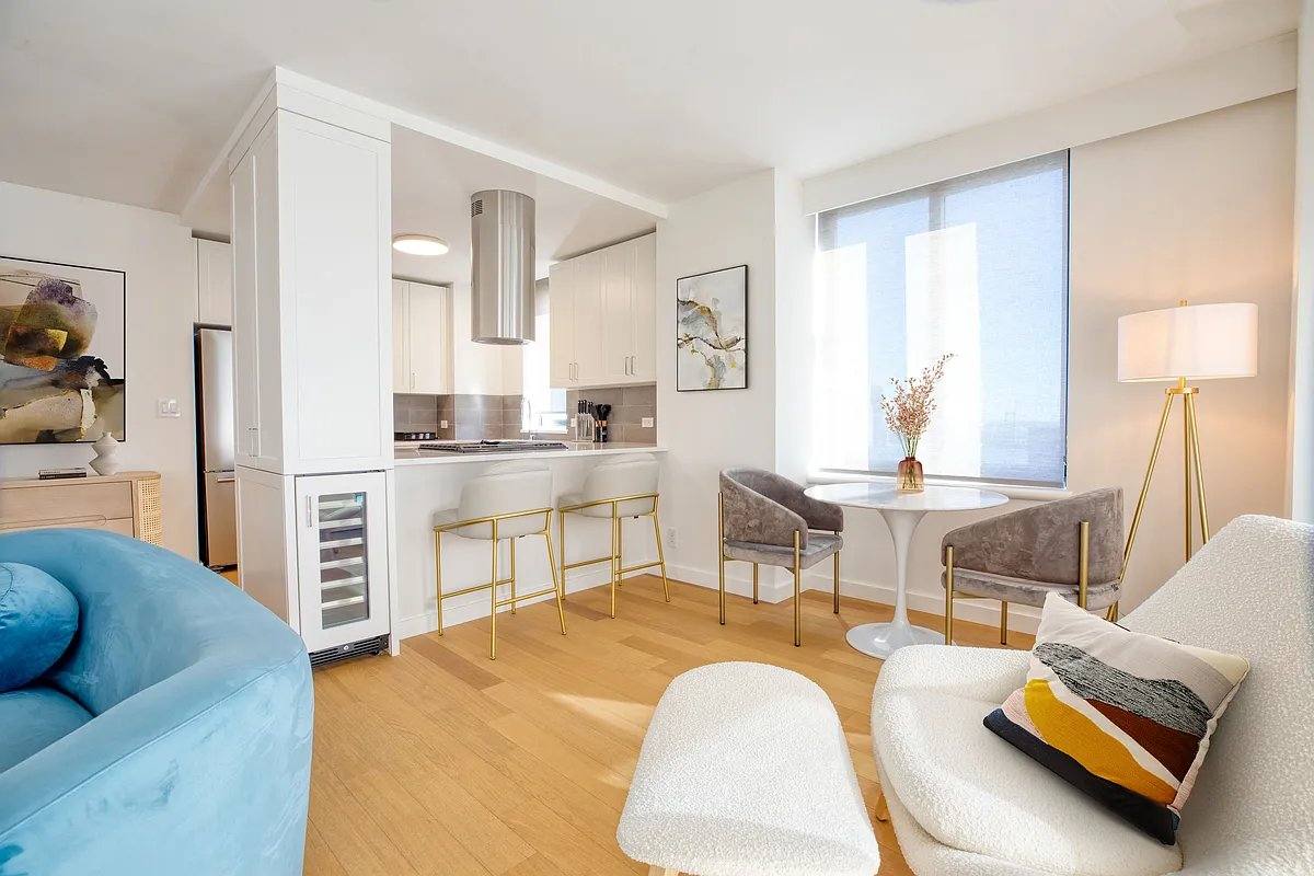 Apartment for rent at 301 E 94th St, New York, NY 10128