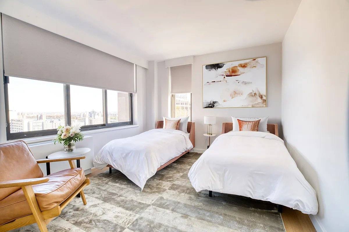 Apartment for rent at 301 E 94th St, New York, NY 10128