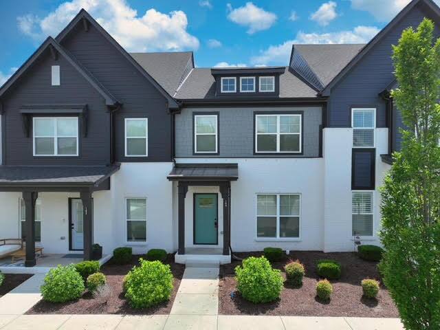 Townhouse for rent at 104 Beignet Private Alley, Hendersonville, TN 37075