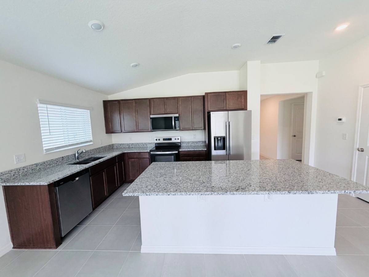 House for rent at 5537 Creek Haven Way, Lakeland, FL 33810