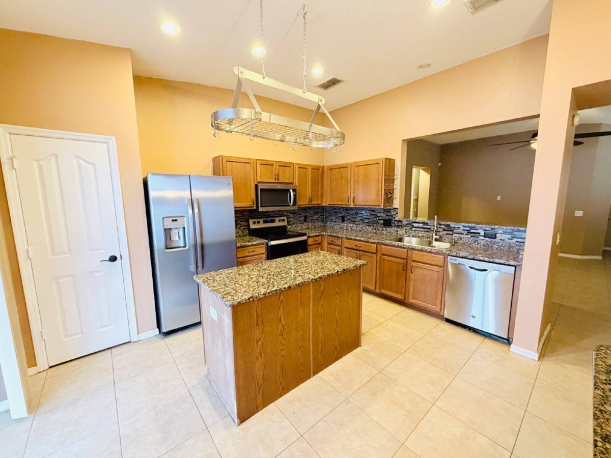 House for rent at 3227 Ogden Dr, Mulberry, FL 33860