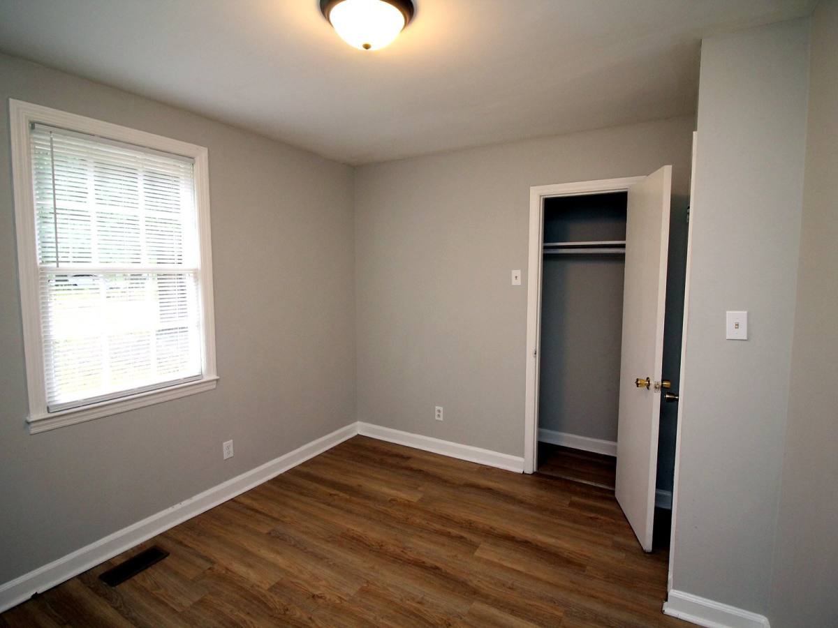 House for rent at 1502 Woodmere Dr, Greensboro, NC 27405