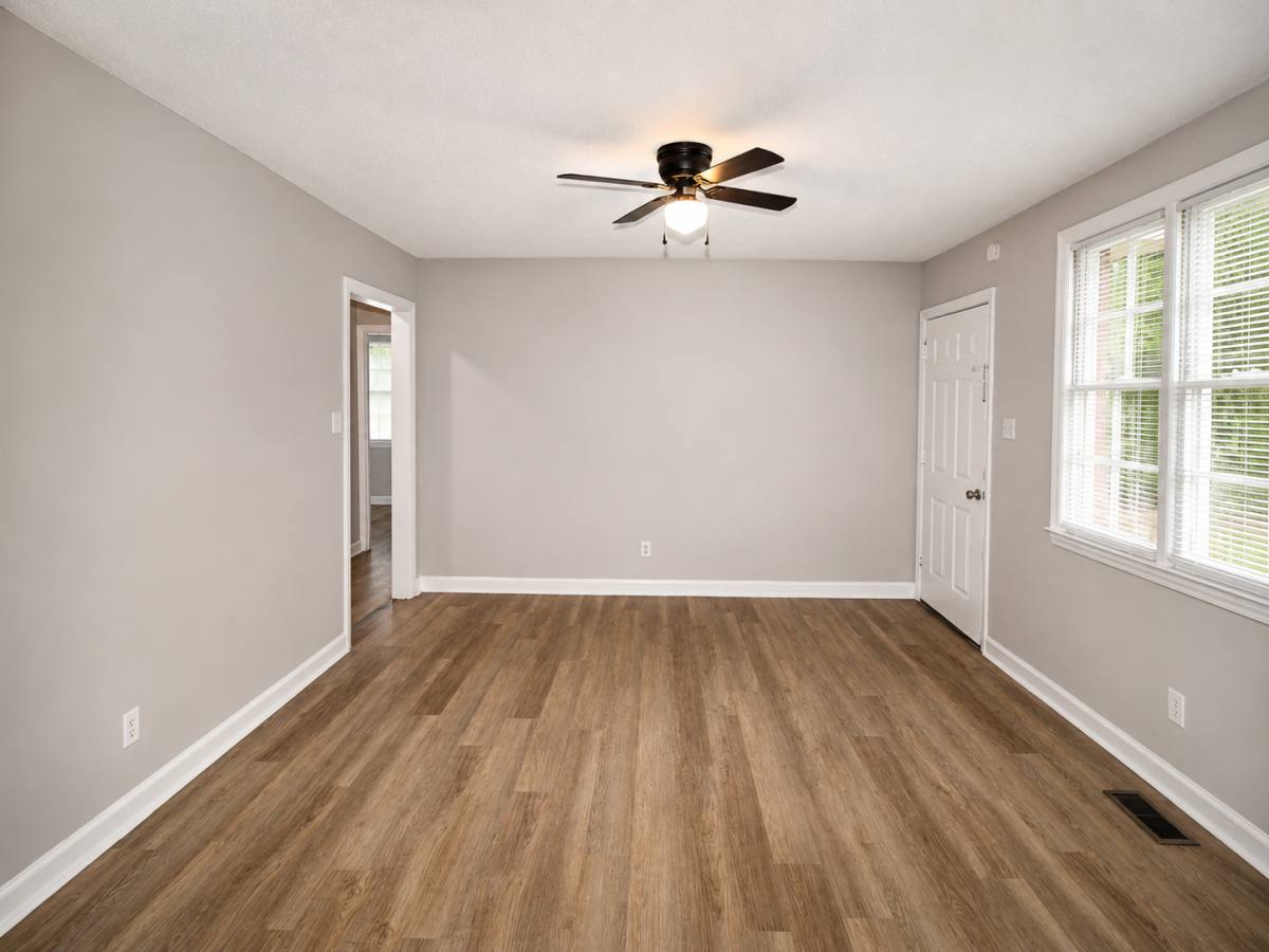 House for rent at 1502 Woodmere Dr, Greensboro, NC 27405