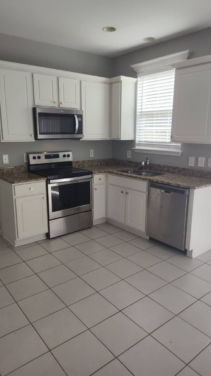 House for rent at 9 Old Bridge Dr, Port Wentworth, GA 31407