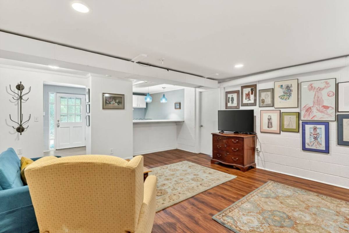 Apartment for rent at 324 A Glendale Ave, Chapel Hill, NC 27514