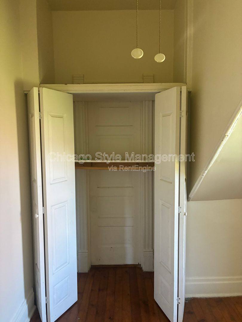 Apartment for rent at 9035 S Burley Ave, Chicago, IL 60617