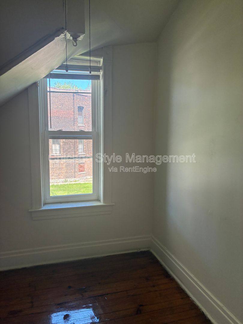 Apartment for rent at 9035 S Burley Ave, Chicago, IL 60617
