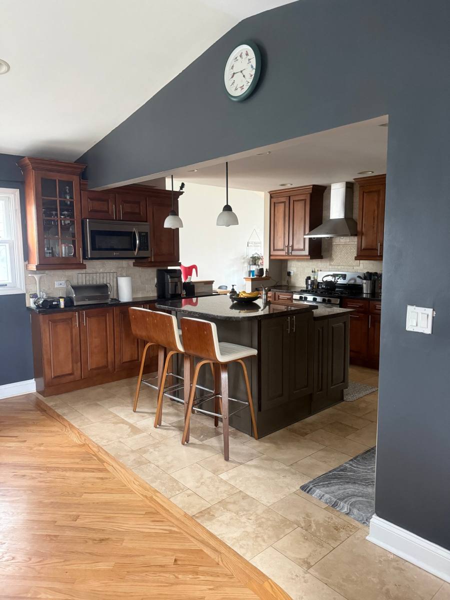 House for rent at 725 Buffalo Circle, Carol Stream, IL 60188