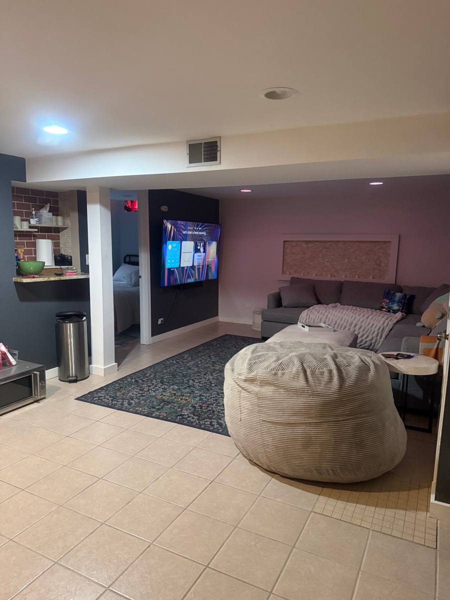 House for rent at 725 Buffalo Circle, Carol Stream, IL 60188