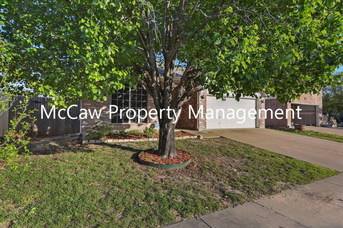 House for rent at 5416 Timber Ridge Dr, Fort Worth, TX 76137