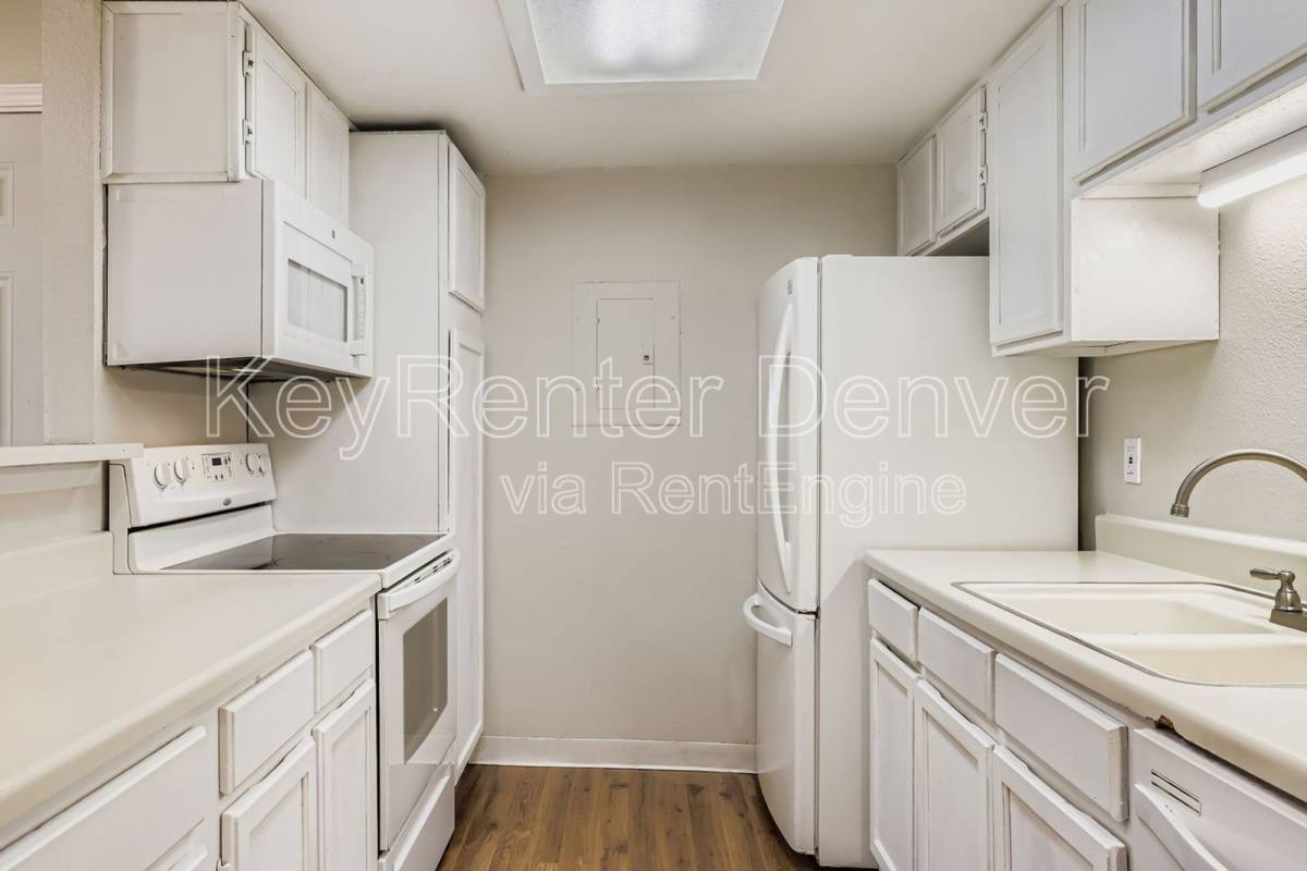 Apartment for rent at 18063 E Ohio Ave #201, Aurora, CO 80017