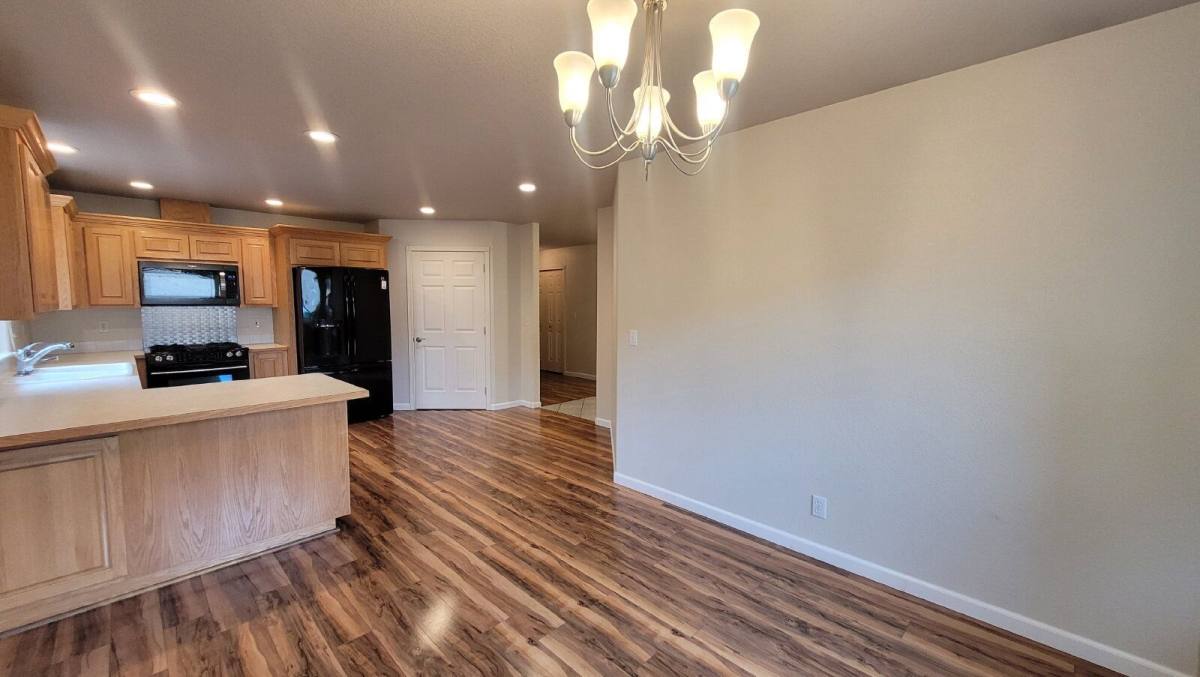 House for rent at 310 Village Dr, Winchester, OR 97495