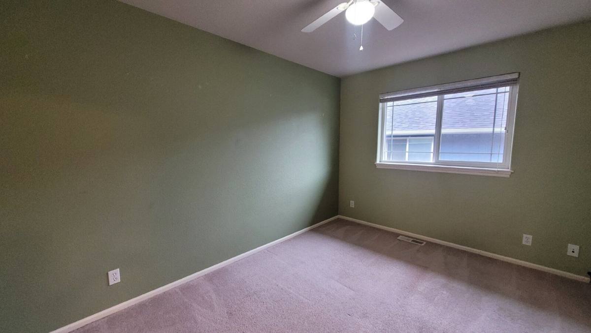 House for rent at 310 Village Dr, Winchester, OR 97495
