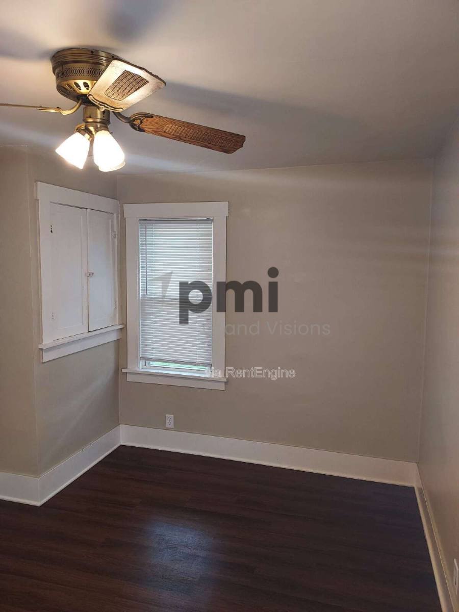House for rent at 1609 E Johns Ave, Decatur, IL 62521