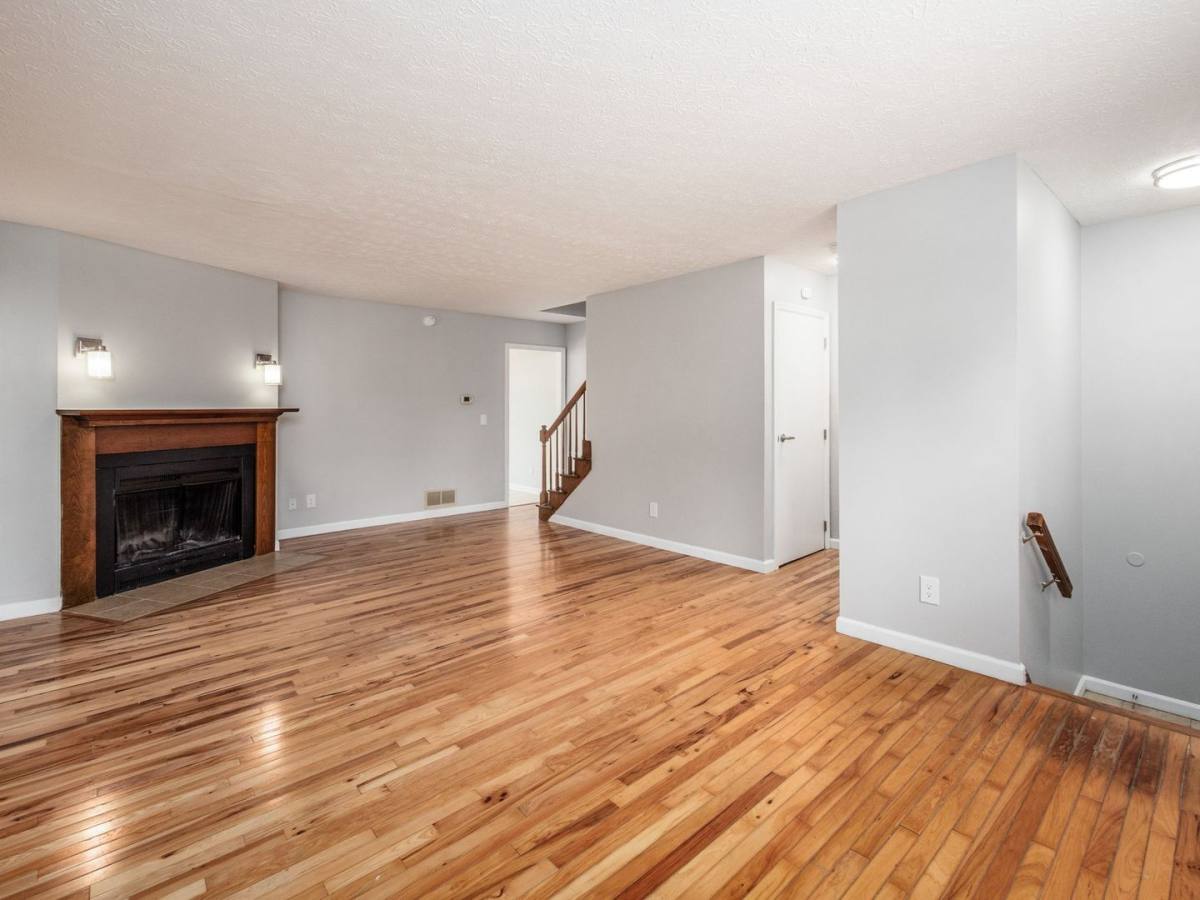 Townhouse for rent at 2017 Queensgate Lane, Columbus, OH 43235