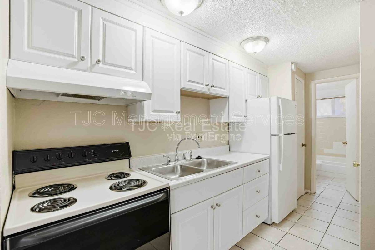 Apartment for rent at 1138 Corona St #202, Denver, CO 80218