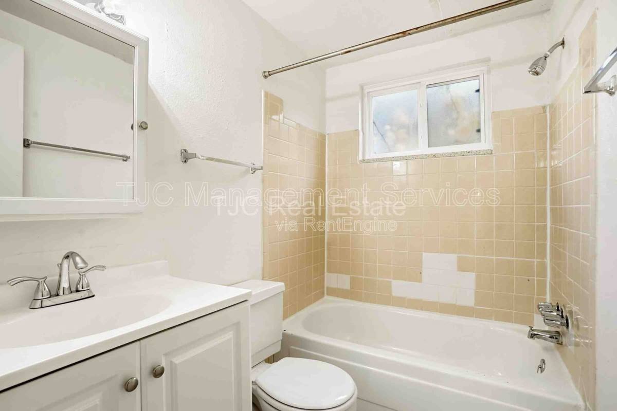 Apartment for rent at 1138 Corona St #202, Denver, CO 80218