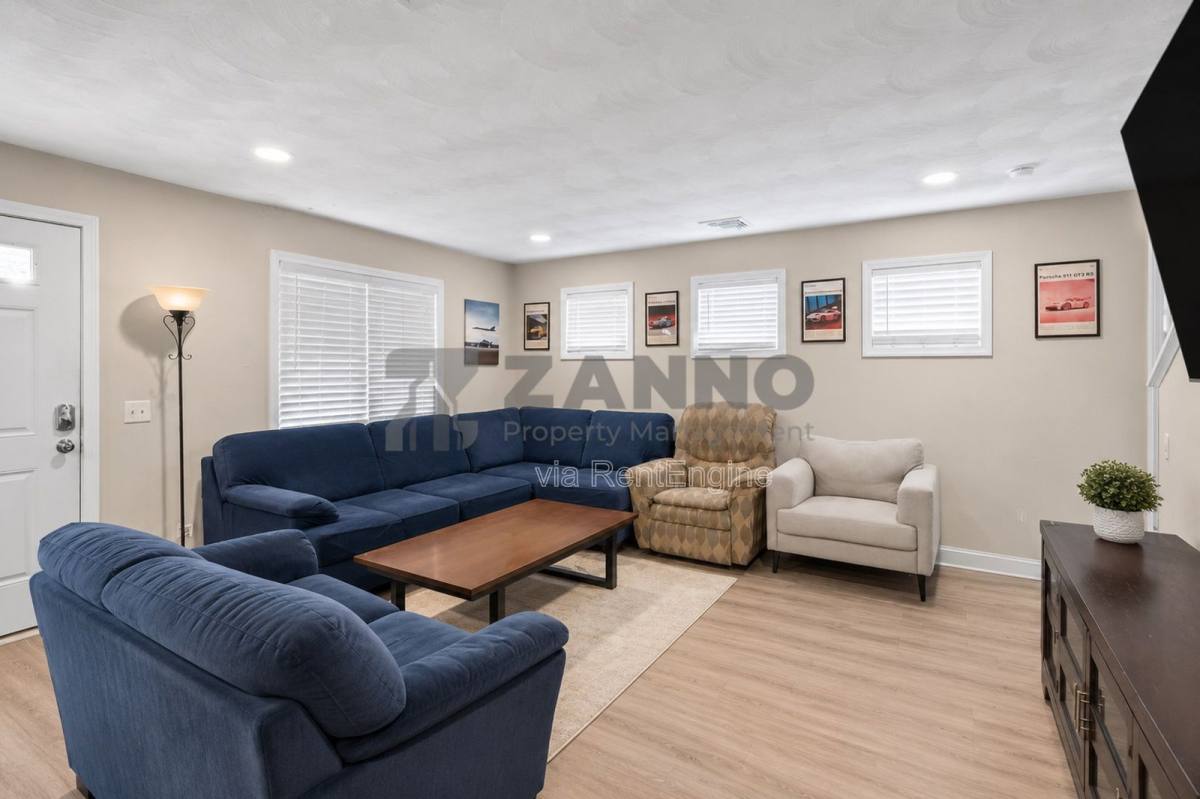 Apartment for rent at 498 Park Ave, Portsmouth, RI 02871