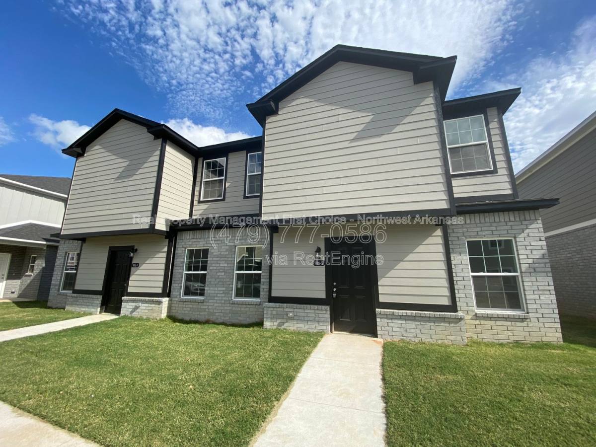 Apartment for rent at 733 S Benchmark Lane #2, Fayetteville, AR 72704