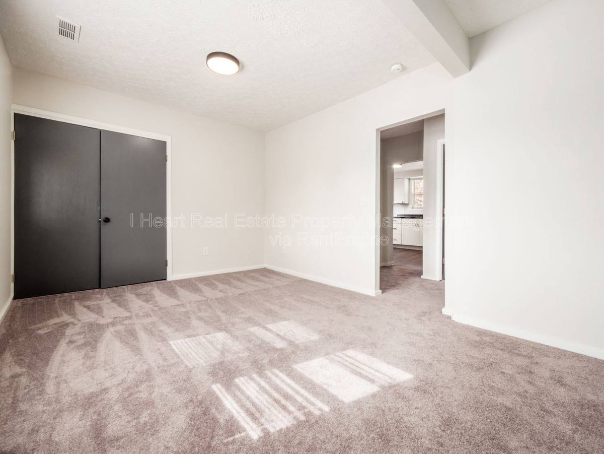 Apartment for rent at 878 1 2 Sullivant Ave, Columbus, OH 43223