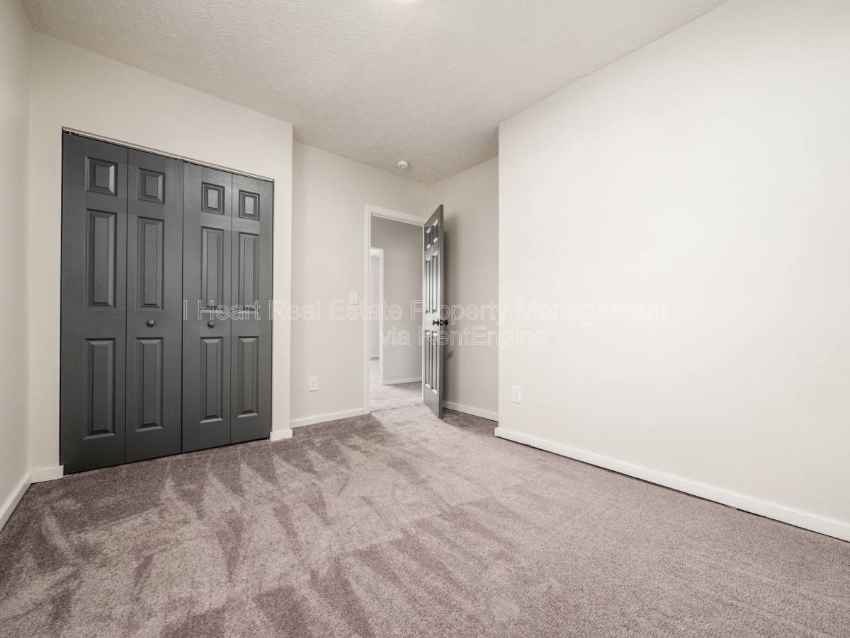 Apartment for rent at 878 1 2 Sullivant Ave, Columbus, OH 43223