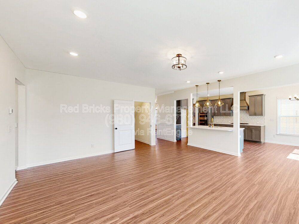 House for rent at 17712 Summers Walk Blvd, Davidson, NC 28036