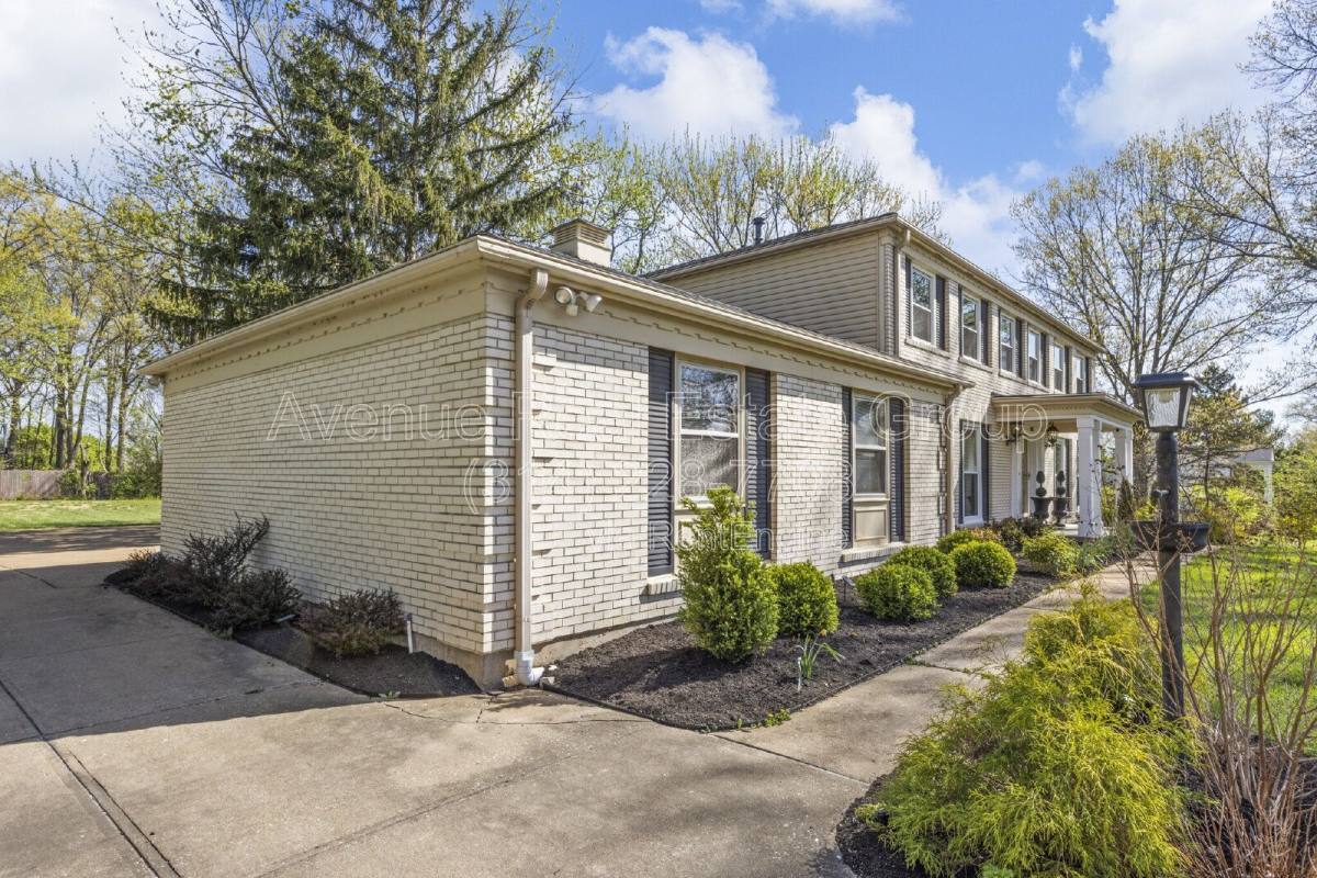 House for rent at 15997 Trowbridge Rd, Chesterfield, MO 63017