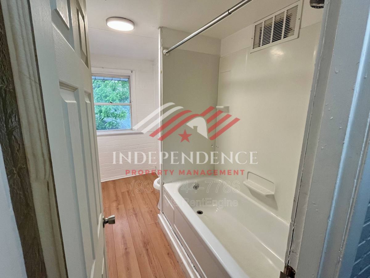 Apartment for rent at 517 Mertland Ave, Dayton, OH 45403