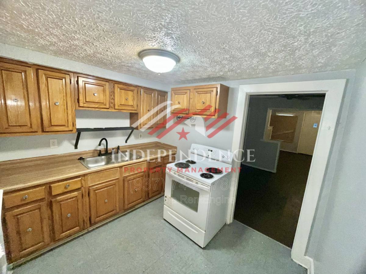 Apartment for rent at 517 Mertland Ave, Dayton, OH 45403