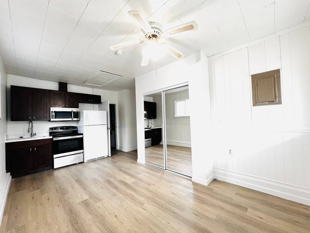 Apartment for rent at 25818 19th Ave S #2, Kent, WA 98042