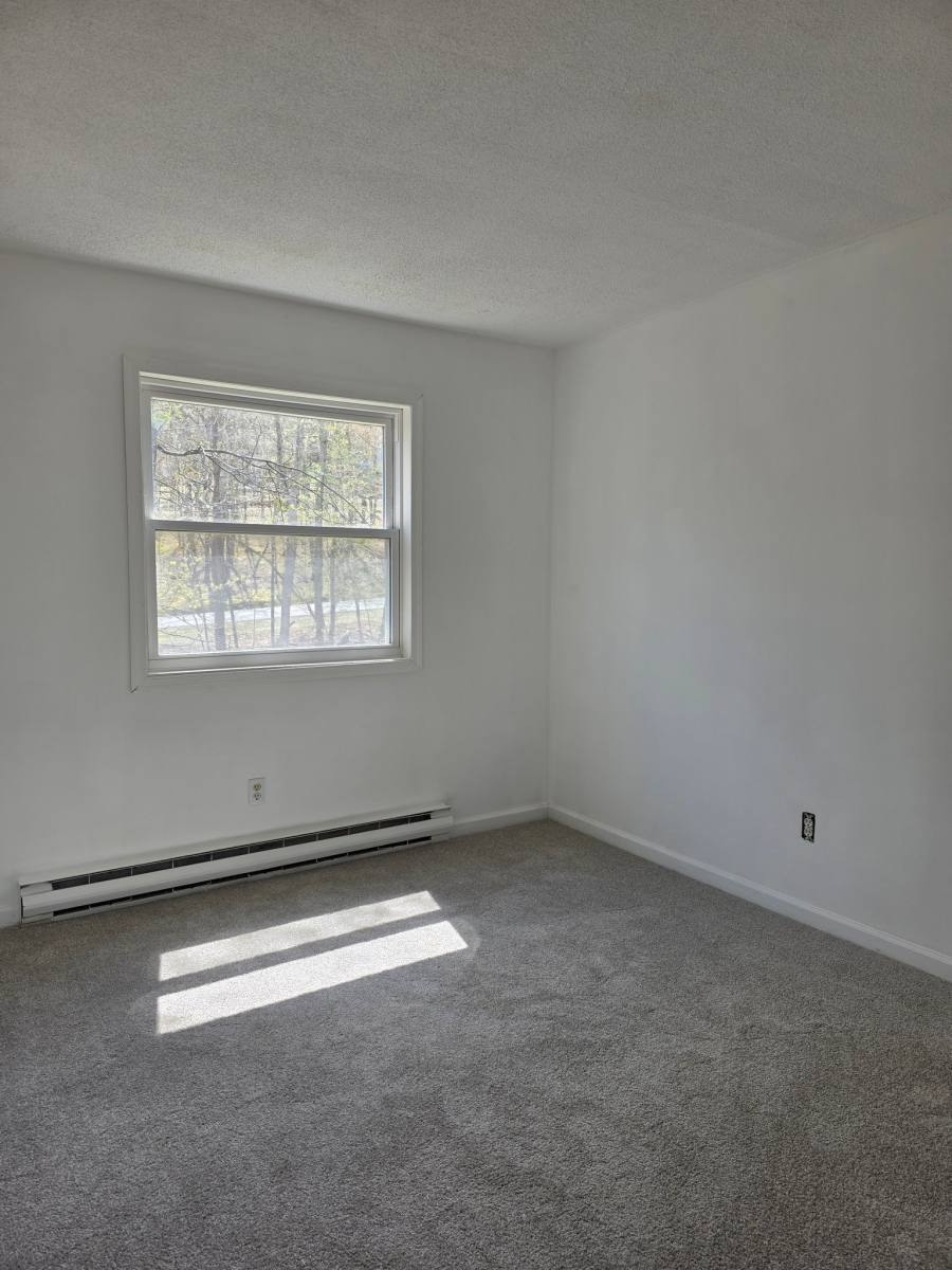 House for rent at 362 Somerset Dr, East Stroudsburg, PA 18301