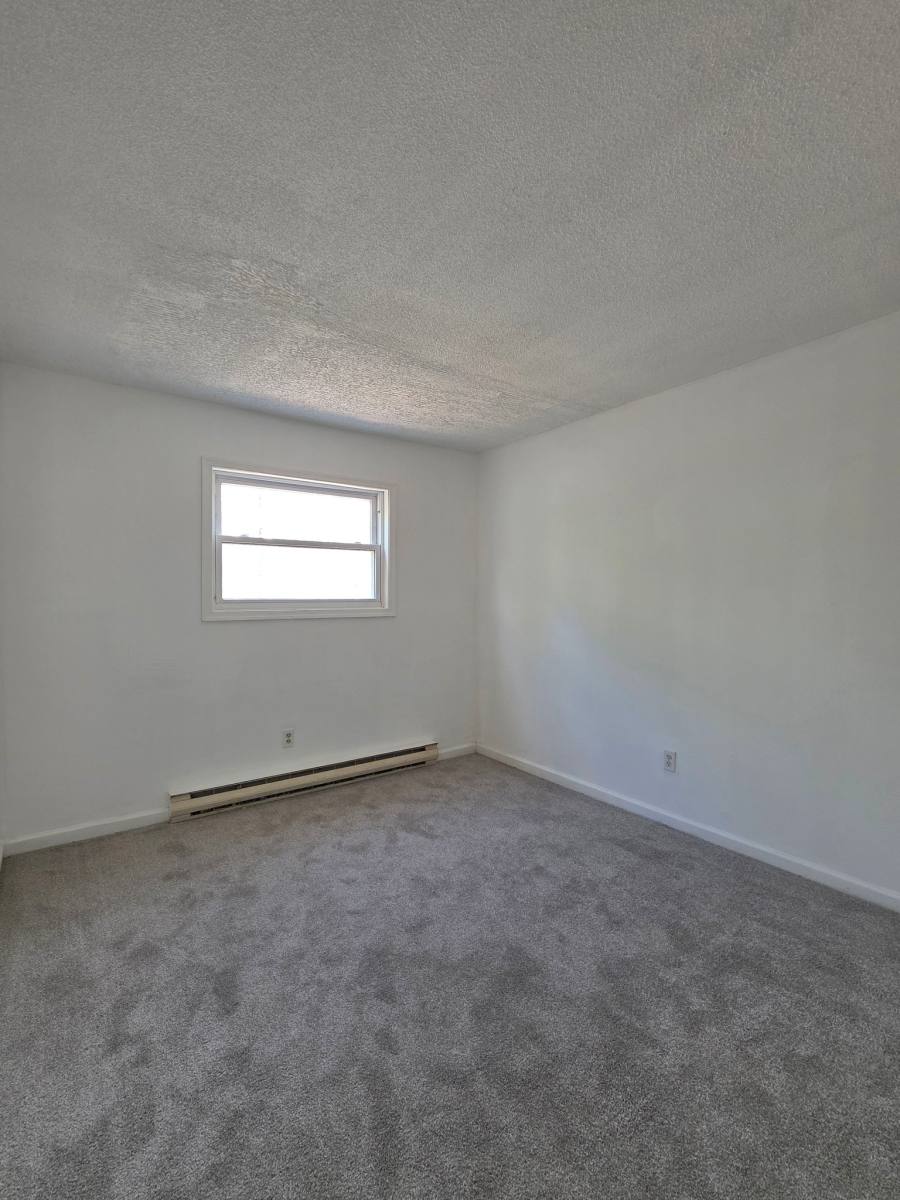 House for rent at 362 Somerset Dr, East Stroudsburg, PA 18301