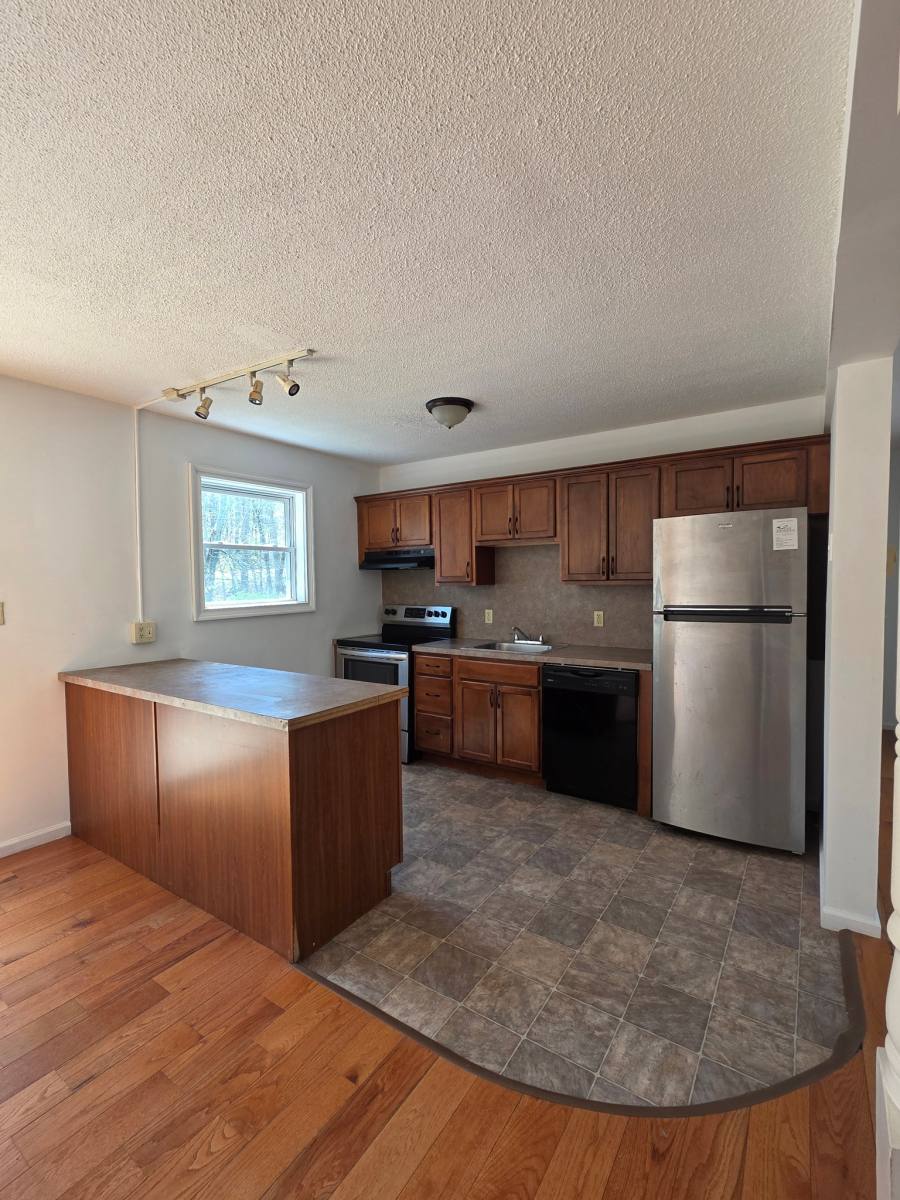 House for rent at 362 Somerset Dr, East Stroudsburg, PA 18301