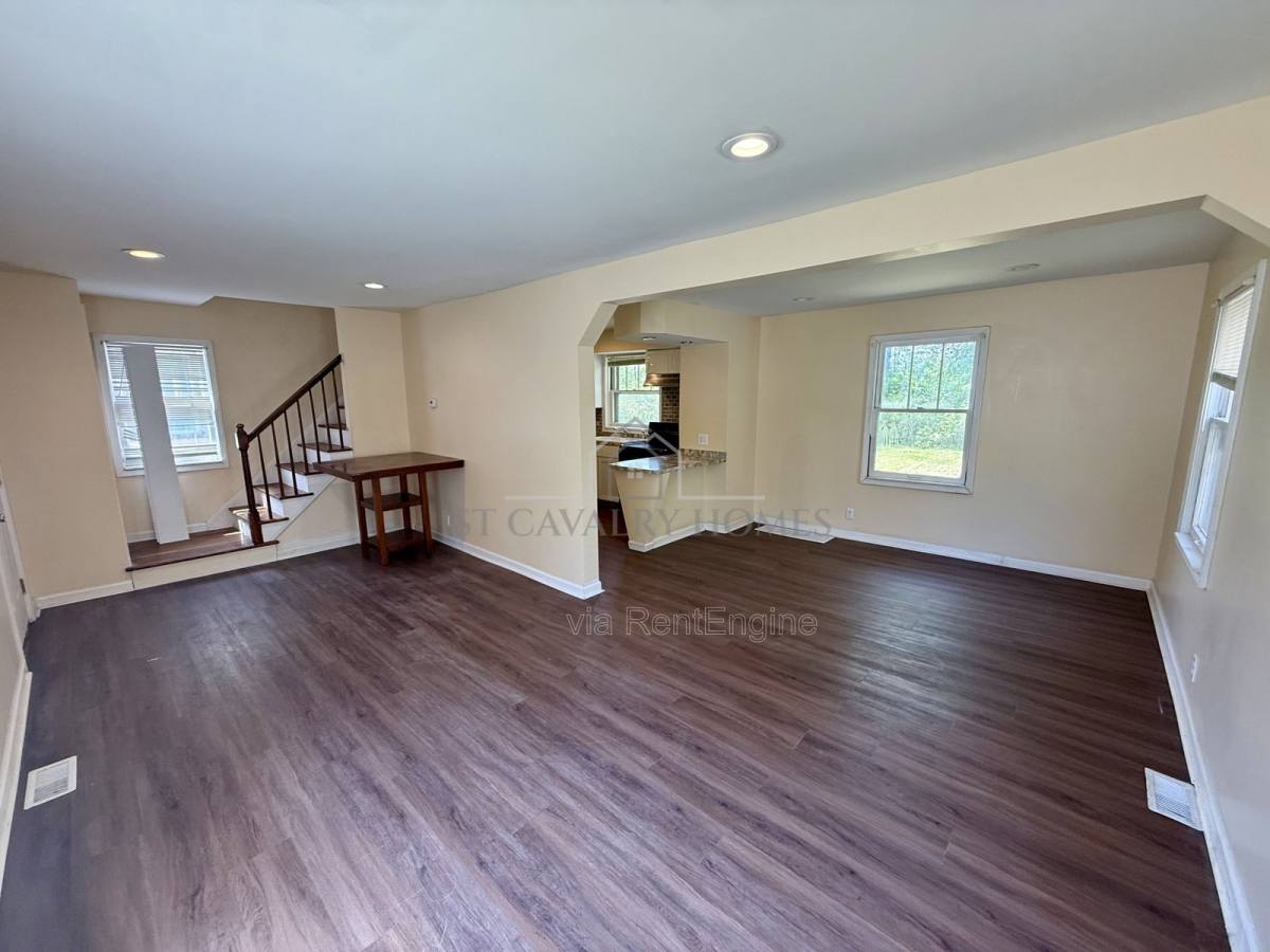 Apartment for rent at 472 Keck St, Akron, OH 44305