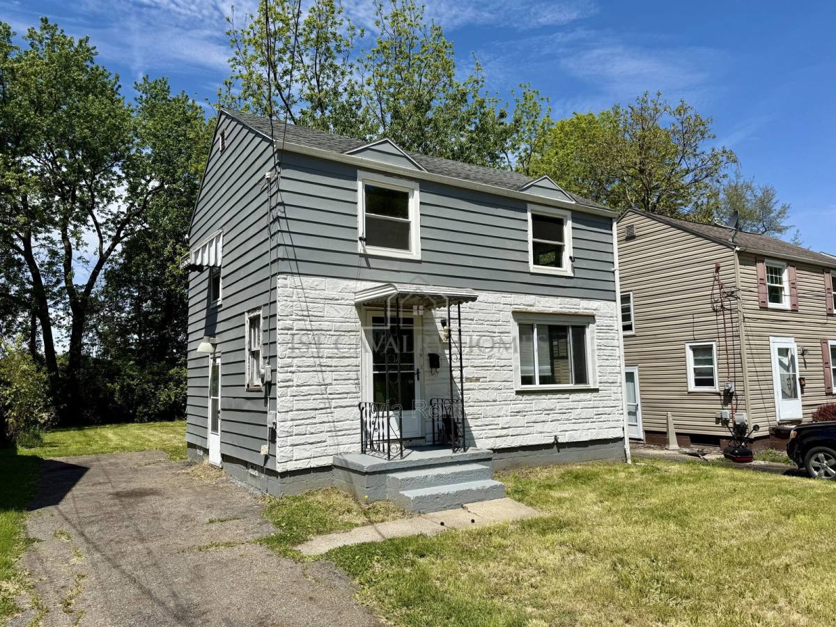 Apartment for rent at 472 Keck St, Akron, OH 44305