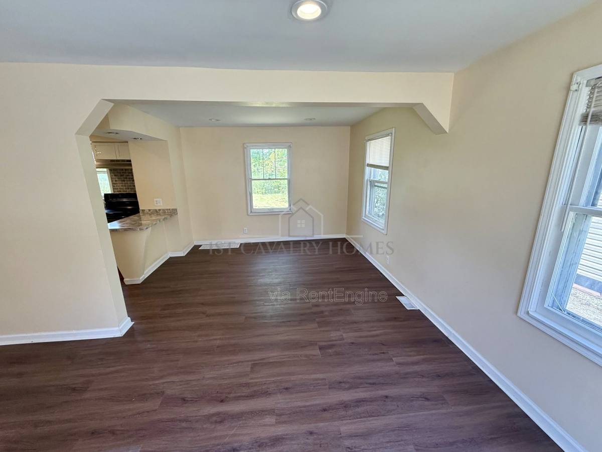 Apartment for rent at 472 Keck St, Akron, OH 44305