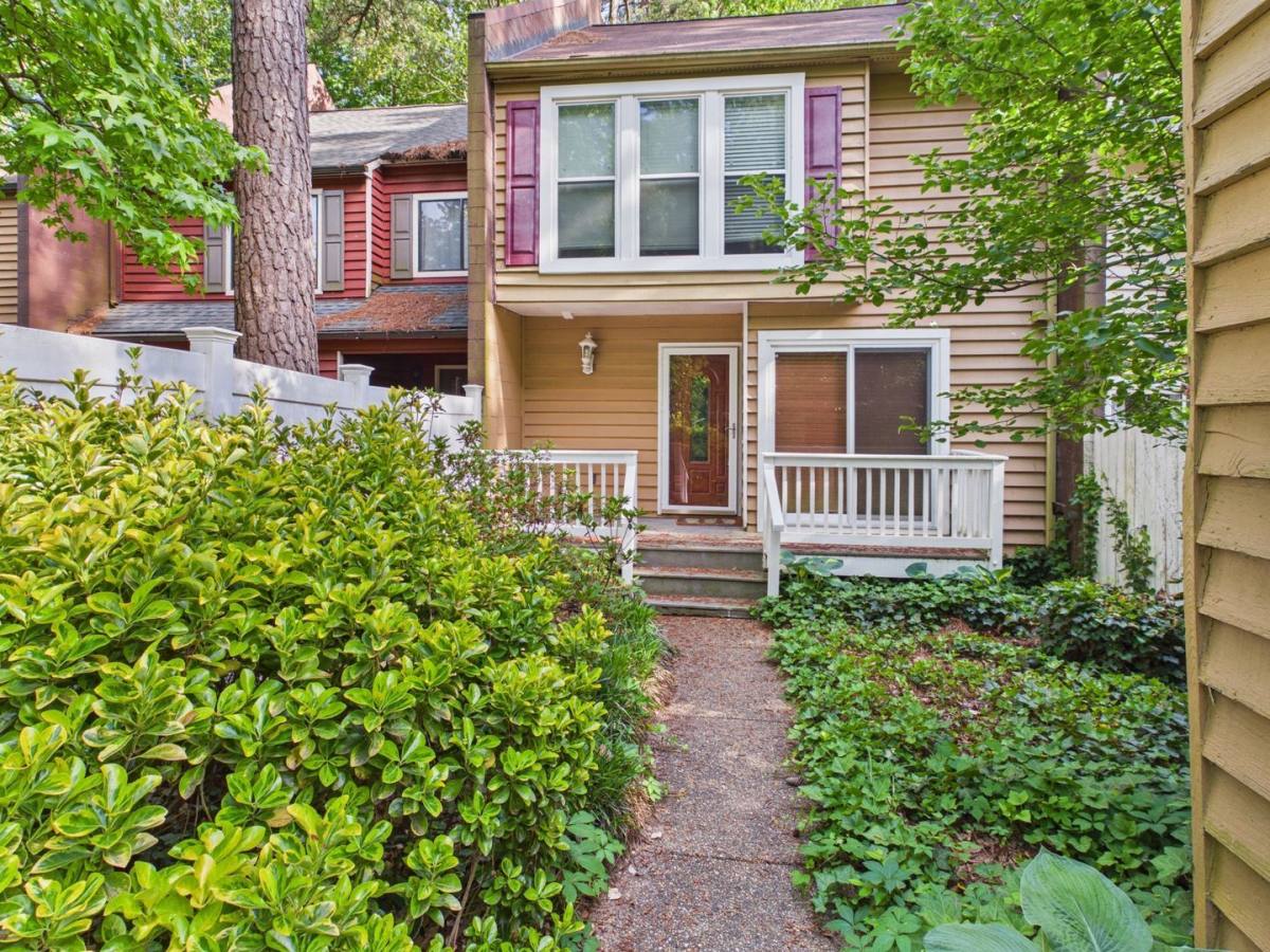 Townhouse for rent at 4905 Long Shadow Dr, Midlothian, VA 23112