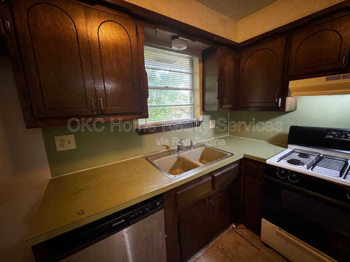 Apartment for rent at 915 Delmar Circle, Oklahoma City, OK 73160