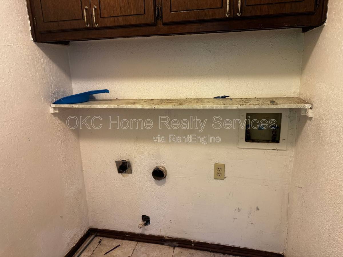 Apartment for rent at 915 Delmar Circle, Oklahoma City, OK 73160