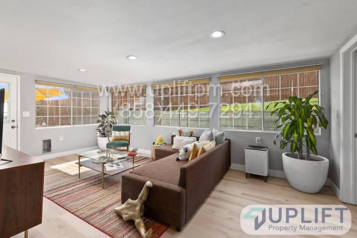 House for rent at 5520 Olvera Ave, San Diego, CA 92114