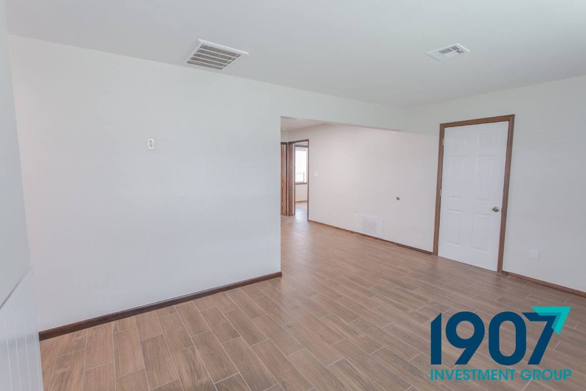 House for rent at 704 SW 2nd St, Oklahoma City, OK 73160